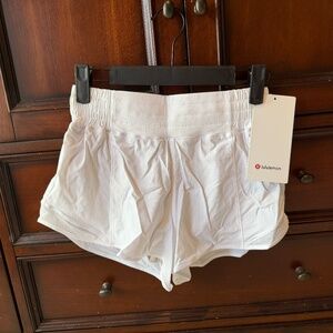 Lululemon Hotty Hot High Rise Shorts 2.5” — Size 4, White *BRAND NEW with TAG*
